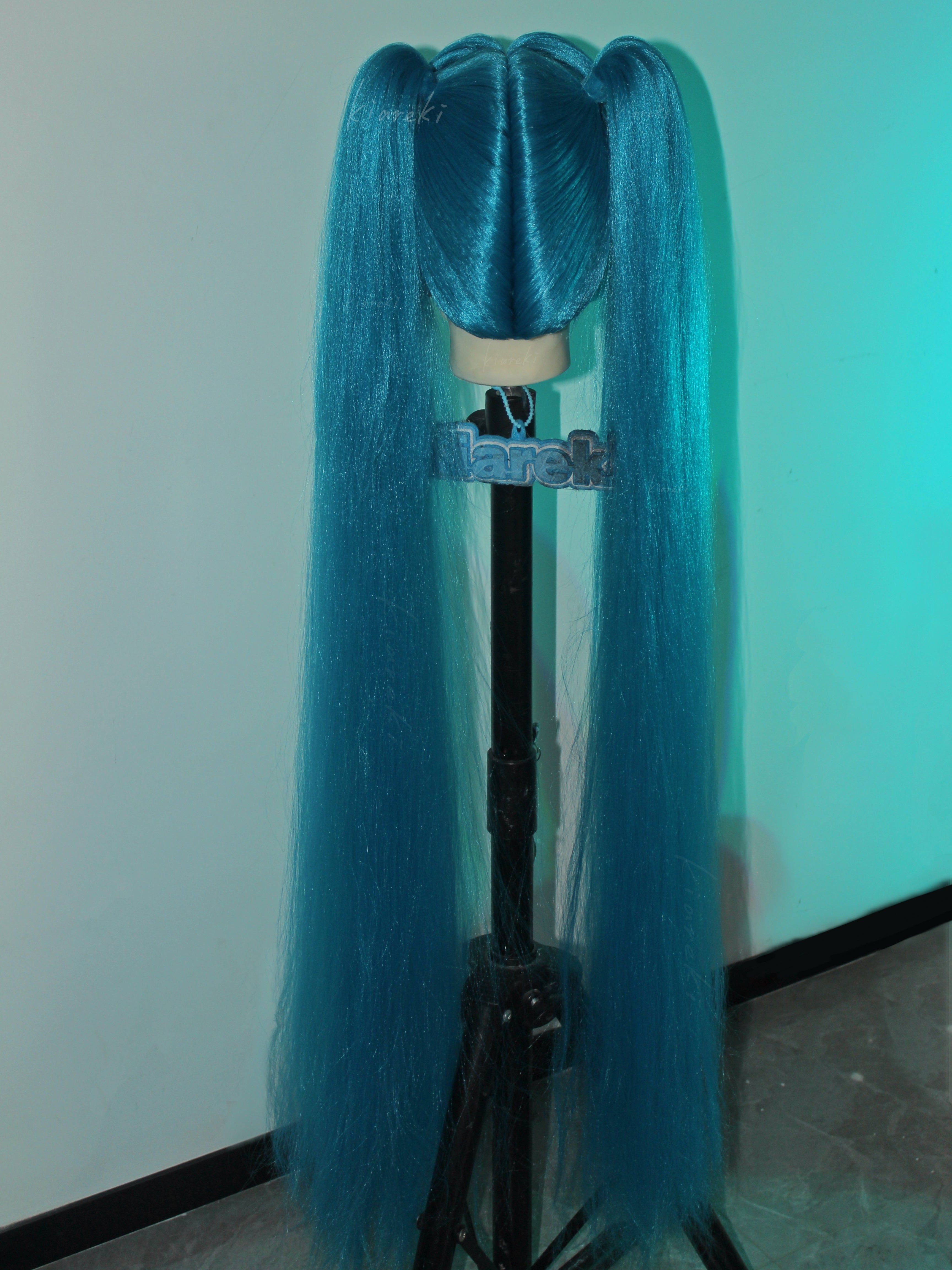 Hatsune Miku Basic version (turquoise)